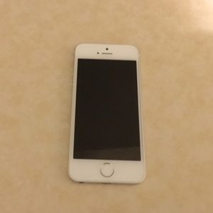 An IPhone 5 SE